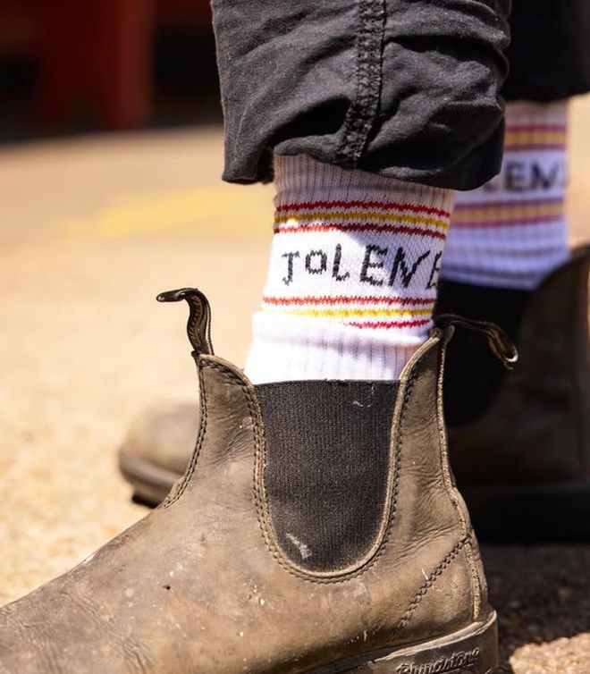 岁儿子做LOGO随手一画成爆款！AG真人设计师想破头没灵感丢给6(图3)